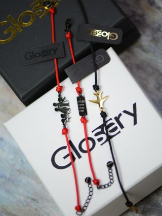 GARANCIA doručenia do Vianoc - SR / ČR.🎄🎁 Šnúrkové náramky #glosery s jemnými príveskami a možnosťou gravírovania....