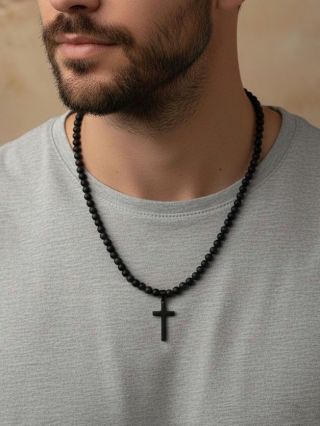 Matné čierne kamene & krížik ako symbol sily a viery.✝️ Rôzne štýly a farby!🔝 #glosery #nahrdelnik